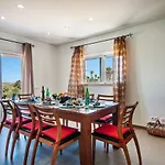 Villa Viana By Lagoa (Algarve)