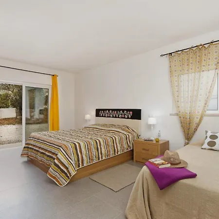 Viana By Villa *