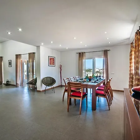 Viana By * Lagoa (Algarve)