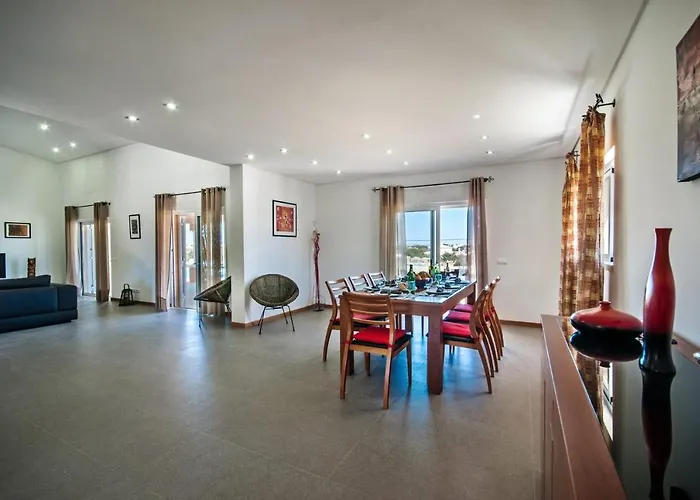 Viana By * Lagoa (Algarve)